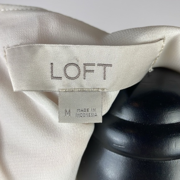 LOFT Women Spaghetti Strap Cream Top Tank Camisole SZ M Flowy Layered V-Neck - Picture 8 of 9